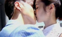 接吻的视频,接吻视频捕捉浪漫瞬间